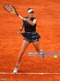 French open), beginning with the first round in paris, france, sunday, may 30, at noon et exclusively on peacock and monday, may 31 at 11 a.m. Marketa Vondrousova Of The Czech Republic Plays A Forehand During The Roland Garros Lady Actualite