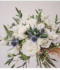 See more ideas about wedding bouquets, wedding flowers, bridal bouquet. Beispiel Fur Meist Weiss Mit Einem Hauch Von Farbe Blaumen In 2021 Wedding Flowers Flower Bouquet Wedding Wedding Bouquets