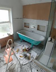 We take that old bathtub, countertop, sink or tile, and make it look great! How To Renovate A Victorian Cast Iron Bath On A Budget Alice De Araujo