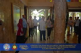 Puan sri ragad waleed alkurdi via lugieamir.blogspot.gr. Galeria Perdana Bersama Isteri Beliau Toh Puan Sri Ragad Facebook