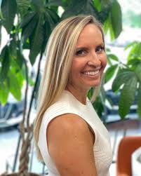 Soft golden blonde. ✨ Balayage and a gloss creates a really natural looking  blonde. The gloss also adds shine to dry summer hair. But make sure you're  all using a mask every