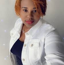 Sonia Alexander's Instagram, Twitter & Facebook