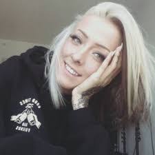 Marisa Ball's Instagram, Twitter & Facebook