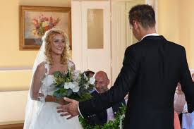 Selina und steve trennen zur zeit noch hunderte von kilometern von ihrem gemeinsamen glück. Selina Und Steve Hochzeit Auf Den Ersten Blick Episode 1