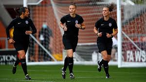 Referee (Association Football) - Wikipedia