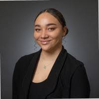 Holly Peltier's Instagram, Twitter & Facebook