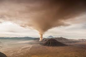 Volcanic Eruptions May Have Doomed An Ancient Egyptian Dynasty Volcano Ancient Egyptian Ancient