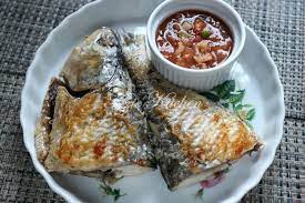 Menu lunch td masak ayam sos thai, ikan terubuk bakar cicah air asam, mil masak pucuk paku masak lemak #whatsforlunch #mamatisyalilkitchen #ayammasaksosthai #ikanterubukbakar #airfryer. Ikan Terubuk Bakar Dan Pencicah Air Asam Sedap Azie Kitchen