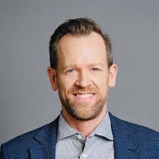 Daniel Dierkes im Interview: Entwicklung seiner Führungsrolle