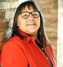 Liz Chapman's Instagram, Twitter & Facebook