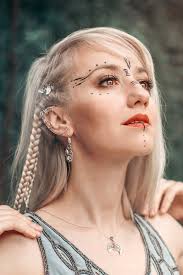 Update! Not any kind of jewelry but for furniture knobs for small drawers!  Please, can anyone enligthen me? Made out of ivory but what are they and  from where? Cufflinks, earpluggs or....?