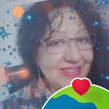 Bruce Willis is in a difficult health situation, but when you have the  support of your entire family, your fight for life becomes immeasurably  greater and stronger 🙏🙏🙏