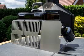 Gasgrill dimensionen hxbxt 36.8x53.3x31 cm gewicht 5.59 kg grillrost 41x25 cm farbe black. Pimp My Weber Go Anywhere Roste Und Garraumerweiterung Fur Rotisserie Bigbbq De