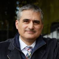 Pedro ibarra güell ( getxo, 1942 ), periko ibarra izenez ere ezaguna, administrazio eta politika zientzietan katedraduna da. Pedro J Oiarzabal Academia Edu