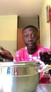 Khabane lame, un senegalés que vive en italia, se ha convertido en uno de los 'tiktokers' más populares del momento, conquistando a millones de. It S That Simple Video In 2021 Really Funny Memes Super Funny Videos Fun Quotes Funny