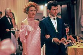 It was directed by howard deutch, produced by lauren shuler donner, and written by john hughes. Molly Ringwald Actually Hated Her Prom Dress In Ldquo Pretty In Pink Rdquo Hellogiggles