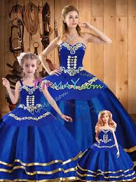 We offer a large selection of cute damas dresses for girls in your quinceanera party. Luxury Royal Blue Western Themed Sweetheart Long Embroidery Quinceanera Dress With Gold Buttons