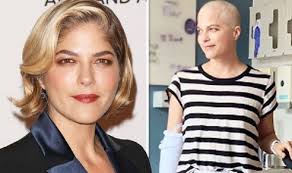 Noi sperante pentru pacientii diagnosticati cu scleroza multipla: Selma Blair Arata Infiorator In Lupta Cu Scleroza Multipla