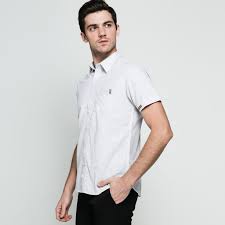 Baju yang satu ini terbuat dari bahan flanel yang tebal sehingga cocok sekali digunakan untuk musim dingin. Jual Cressida X Verrell Kemeja Pria Rmfs Ef502a 5a Online Mei 2021 Blibli