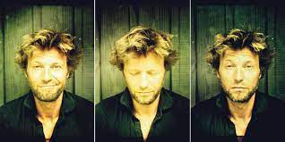 Laurent delahousse was born on august 30, 1969 in croix, nord, france. La Face Cachee De Laurent Delahousse