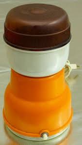 Moulin A Cafe Electrique Moulinex Annees 70 Les Vieilles Choses Souvenirs D Enfance Souvenir Et Nostalgie Objets Vintage