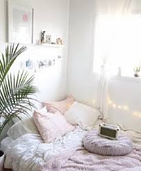 Sep 26, 2017 · inspirasi desain kamar tidur cantik tanpa ranjang. Desain Tempat Tidur Tanpa Ranjang Contoh Desain Furniture