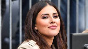 Moviement.de the lonely farmers who were looking for a new partner for life on a farm with the help o f presenter i nk a bause presented rtl with a great success. Sky Verliert Moderatorin An Rtl Sie Moderiert Bald Dieses Flaggschiff Derwesten De