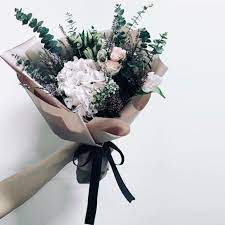 We are probably the only flower shop in singapore that anyone can walk into and buy a flower bouquet at anytime of the day. 14 Flower Delivery Services In Singapore With Bouquets From 10