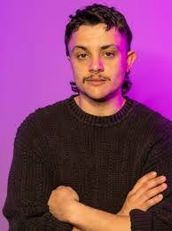 Kari Iverson's Instagram, Twitter & Facebook