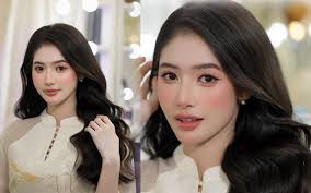 Nữ biên tập viên truyền hình thi hoa hậu, đang là ứng viên được mong chờ  đăng quang