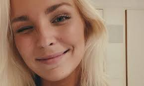 Julie van den steen komt uit gent waar ze midden 2014 haar diploma journalistiek (afstudeerrichting radio) behaalde aan de arteveldehogeschool. Julie Van Den Steen I Think I M Constantly Cheating People World Today News