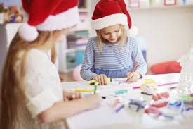 Ve llegar a santa (o visítalo en un centro comercial) haz cucharas de chocolate. 17 Campamentos Navidenos Talleres Y Otras Actividades Infantiles Para Disfrutar De Los Dias Sin Cole En Navidad