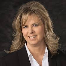 Lynn Wight's Instagram, Twitter & Facebook