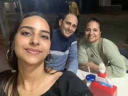 Hoy fueron enterrados 3 integrantes de la familia pastoral lara mañana se  le dara sepoltura al muchacho hijo de los pastores asesinados el 29 de  diciembre en aguachica cesar mañana 3 enero