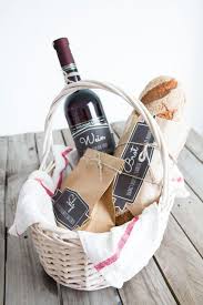 Man kann brot in einem brotkorb und salz in so kann man ein traditionelle, günstiges geschenk zum einzug in eine neue wohnung oder in ein. Geschenke Zum Einzug You And I Diy Geschenk Einzug Geschenke Zur Einweihung Einweihungsparty Geschenke