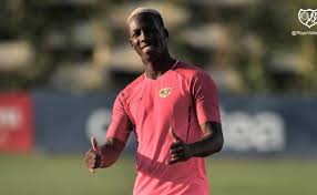 Jun 25, 2021 · negociación larga, que se frena y luego se reactiva, pero que de ninguna manera va por mal camino. Luis Advincula Subio Fotito E Hinchas De Newells Y Fluminse Lo Pidieron