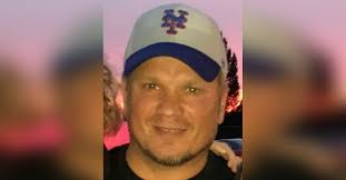 Shawn Molnar's Instagram, Twitter & Facebook