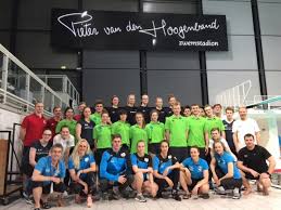 Persondata name=van den hoogenband, pieter cornelis martijn alternative names= short description=dutch swimmer date of birth=14 march 1978 pieter van den hoogenband — pieter cornelis martijn van den hoogenband es un nadador neerlandés y doble campeón olímpico. Swim Cup Eindhoven Tag 2 3 Sachsischer Schwimm Verband E V