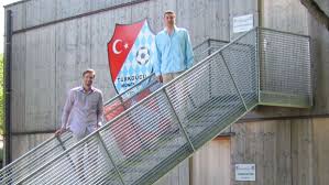 May 28, 2021 · türkgücü münchen hat den vertrag mit geschäftsführer max kothny verlängert. Erster Migrantenverein In Profiliga Turkgucu Munchen Der Aufstieg Schafft Probleme Fussball Stuttgarter Nachrichten