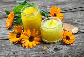 Wahres Wundermittel Ringelblumensalbe Ganz Einfach Selber Machen Koniglich Alt Werden
