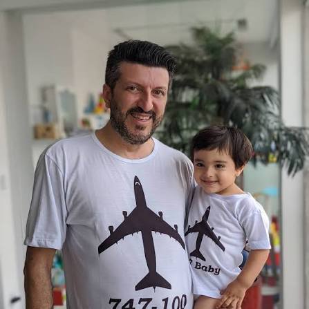 Lito Sousa | E chegou o dia de vestir a camisa com meu filho, um presente do @christianhelal, um 747 para pai e um 747 baby. A nossa loja vai criar... | Instagram