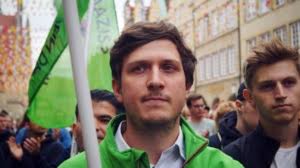 Als sprecherin vertritt sie die bewegung bundesweit und in der medialen öffentlichkeit. Carla Reemtsma