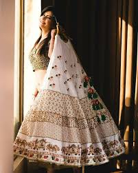 bride dhwanisejpalkapadia wedding indian asian desi lehengacholi makeup gorgeous beau wedding lehenga designs bridal lehenga bridal lehenga choli