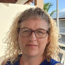 Laura Downton (@MsLauraDownton)