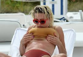 Caroline Vreeland Nude Pics and LEAKED Drunk Porn in 2020