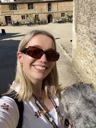 Caitlin Hooper's Instagram, Twitter & Facebook