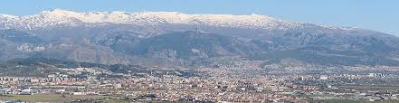 ¡aquí está la bufanda de octavos de la @europaleague del #granada! Granada Wikipedia