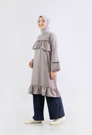 Alasan keduanya memutuskan pindah rumah lantaran zaskia sungkar kini tengah hamil anak pertama. Model Baju Muslim Zaskia Sungkar Terbaru Galeri Jilbab