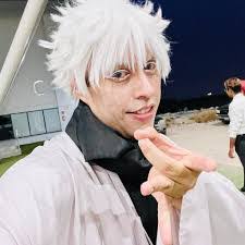 Erick Frausto's Instagram, Twitter & Facebook