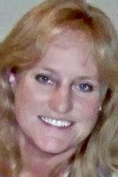 Karen Toth's Instagram, Twitter & Facebook